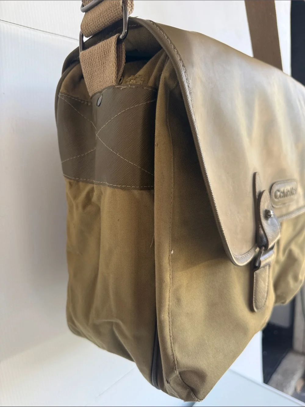 VINTAGE CALVIN KLEIN RUGGED CANVAS MESSENGER FLAP BAG CROSSBODY TRAVEL TAN